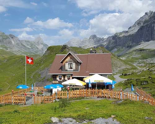 Berggasthaus Glattalp — Berggasthaus in Bisisthal (SZ) auf 1860 m ü.M.