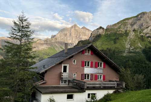Berggasthaus Gitschenen — Berggasthaus in Isenthal (UR) auf 1590 m ü.M.