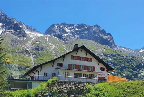 Berggasthaus Dammagletscher — Berggasthaus in Göschenen (UR) auf 1800 m ü.M.