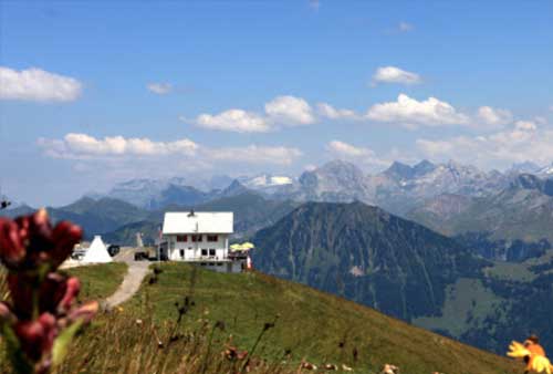 Berghaus Schönbüel — Berggasthaus in Lungern (OW) auf 2000 m ü.M.