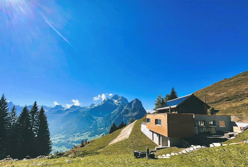 Äugstenhütte — Berggasthaus in Ennenda (GL) auf 1500 m ü.M.