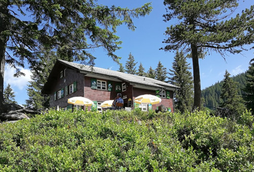 Naturfreundehaus Mettmen — Berggasthaus in Schwändi (GL) auf 1600 m ü.M.