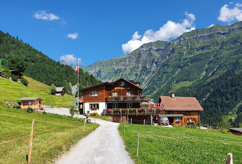 Berggasthaus Edelwyss — Berggasthaus in Matt (GL) auf 1270 m ü.M.