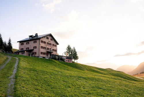 Berggasthaus Beverin — Berggasthaus in Tschappina (GR) auf 1870 m ü.M.