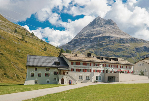 Gasthaus & Hotel Berninahaus — Berggasthaus in Pontresina (GR) auf 2046 m ü.M.